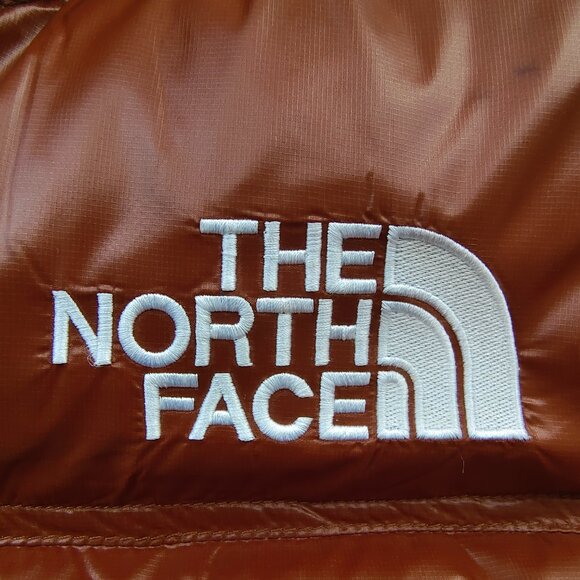 The North Face Nuptse Short Jacket - Picture 7 of 14